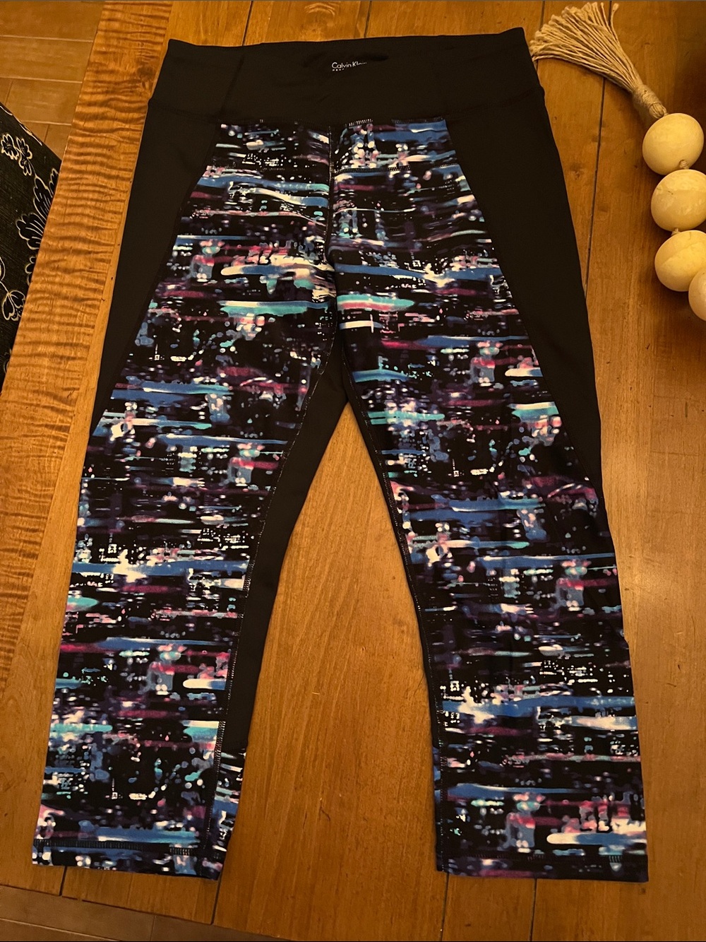Calvin Klein Black Capri Leggings with Multicolor Abstract Print